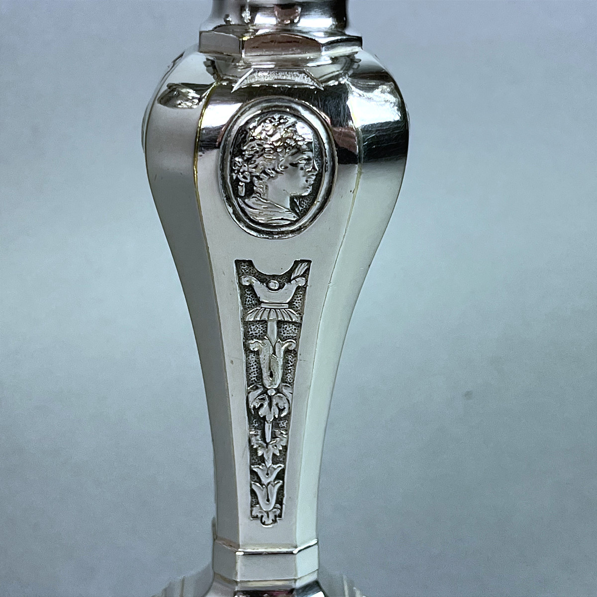 Paire de chandeliers en bronze argenté, XIXème siècle.-photo-5