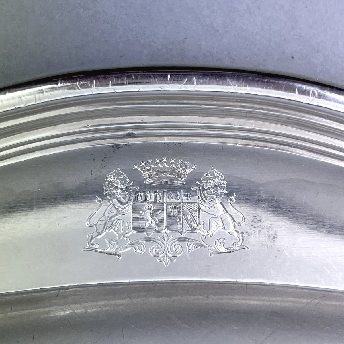 Plat en argent massif, PARIS 1773.-photo-2
