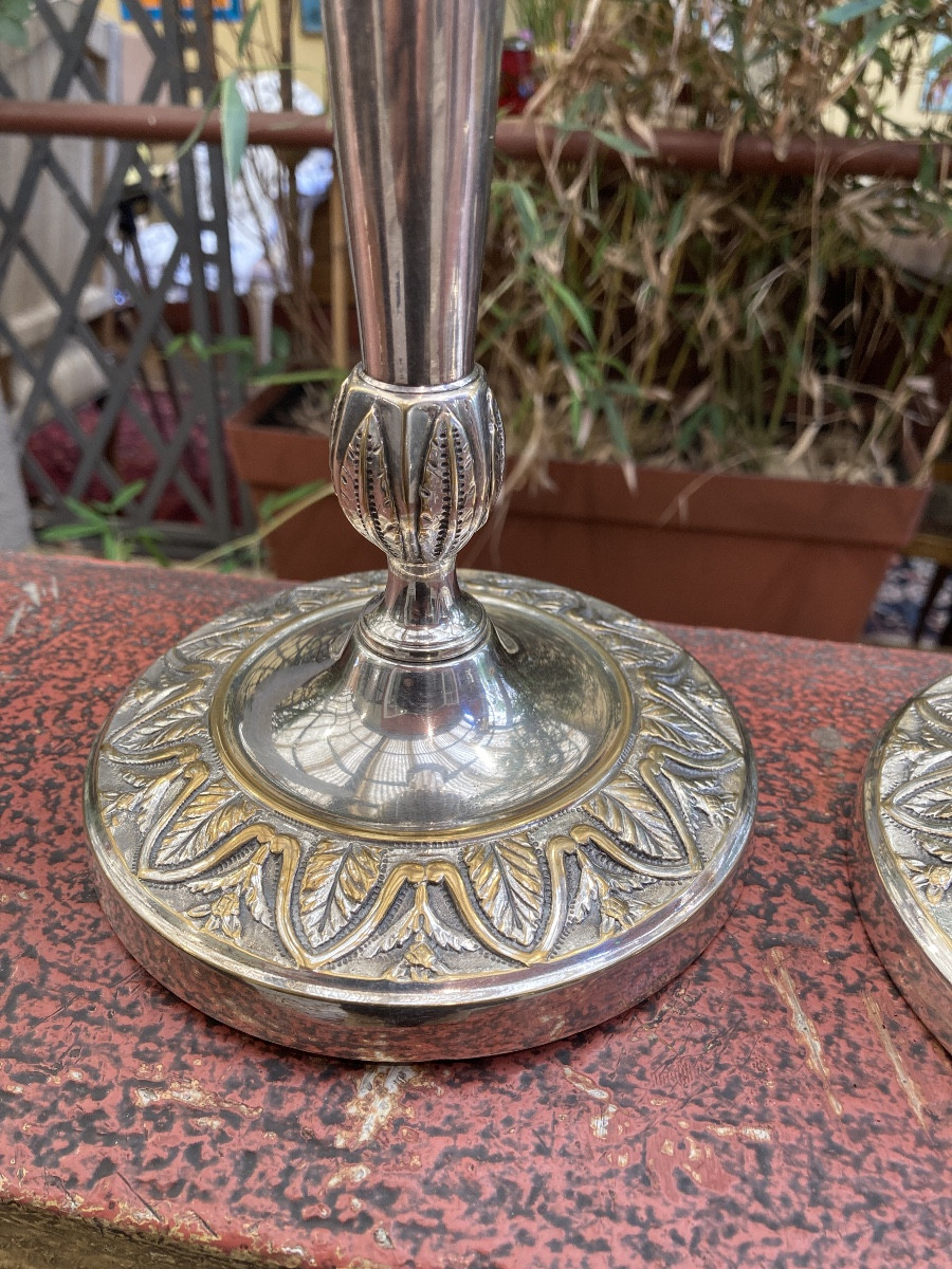 Paire de bougeoirs en bronze argenté -photo-3