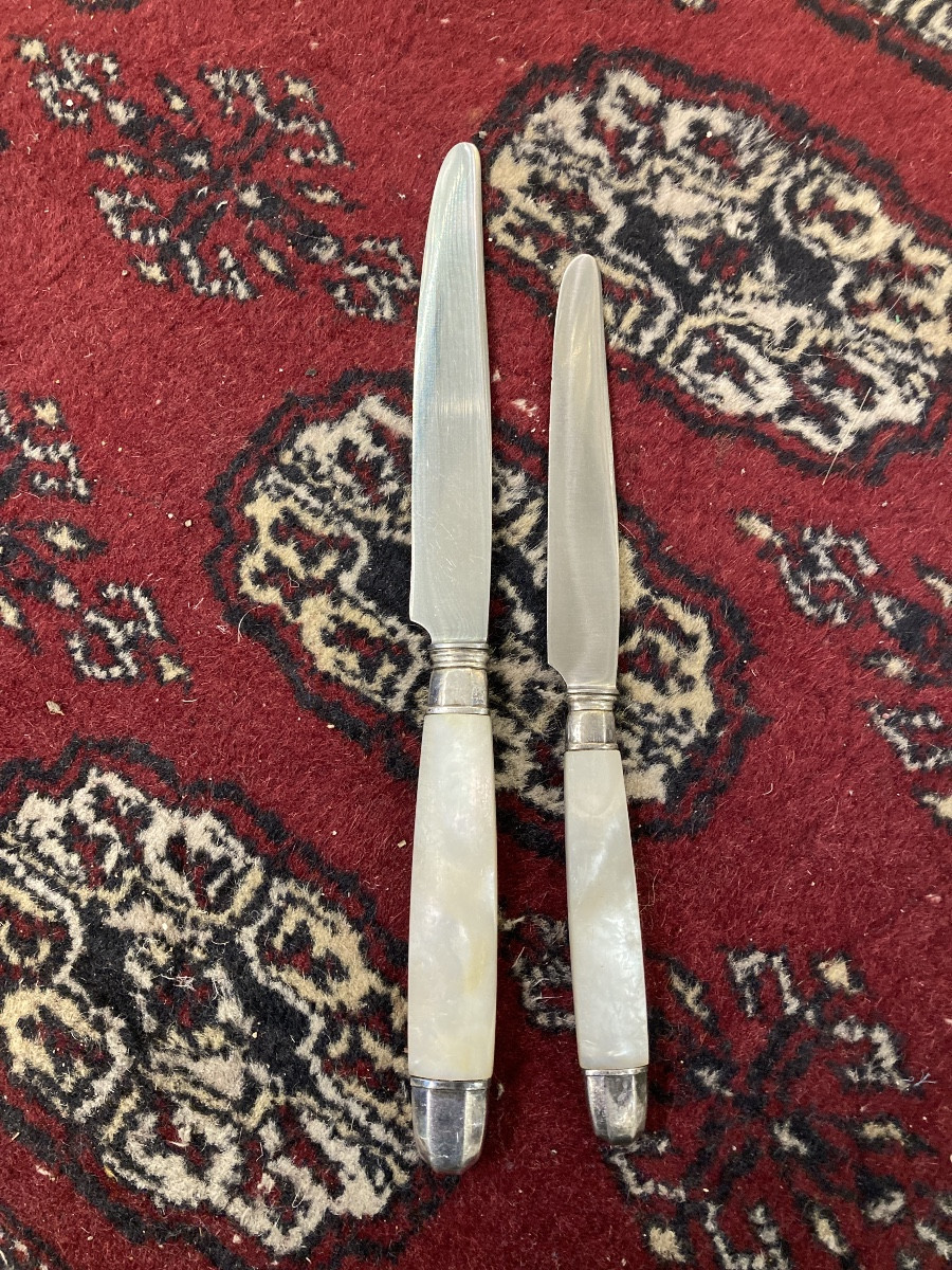 Série de couteaux nacre virole argent en parfait état -photo-1