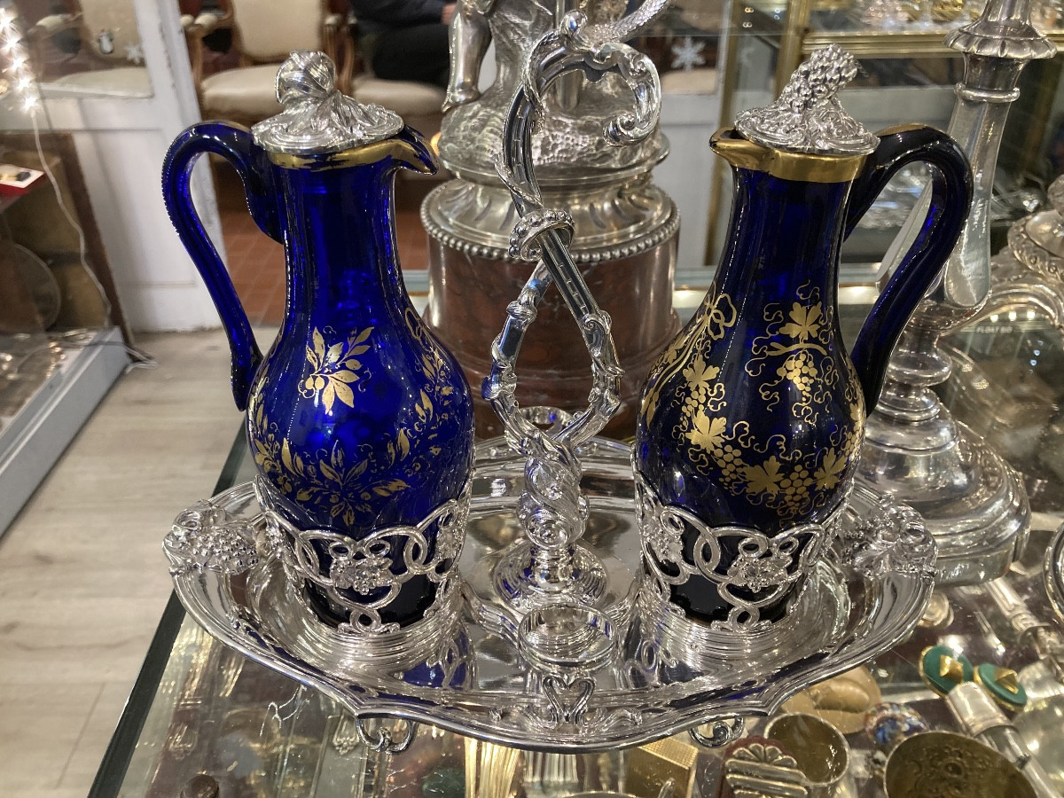 19th Century Solid Silver Oil Cruet With Its Bottles And Stoppers 