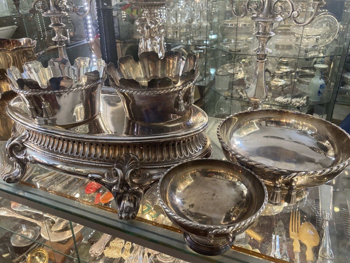 Série de rafraichissoirs et coupe décors noeuds