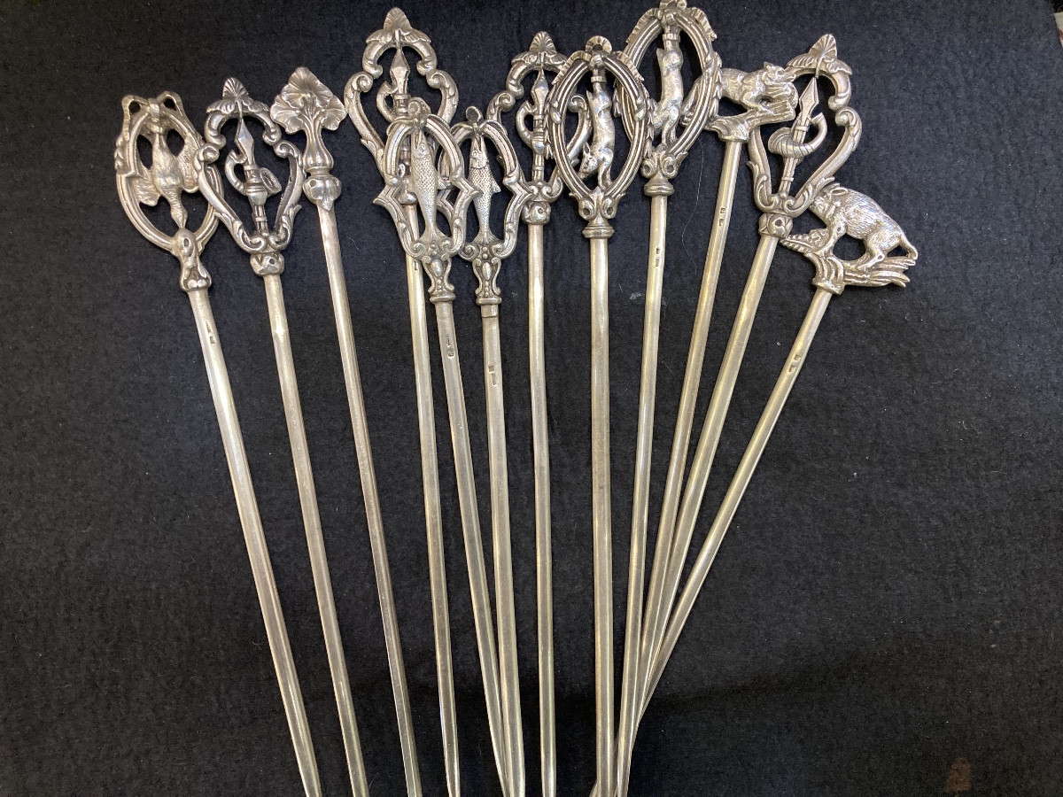 Série de hâtelets anciens en métal argenté 