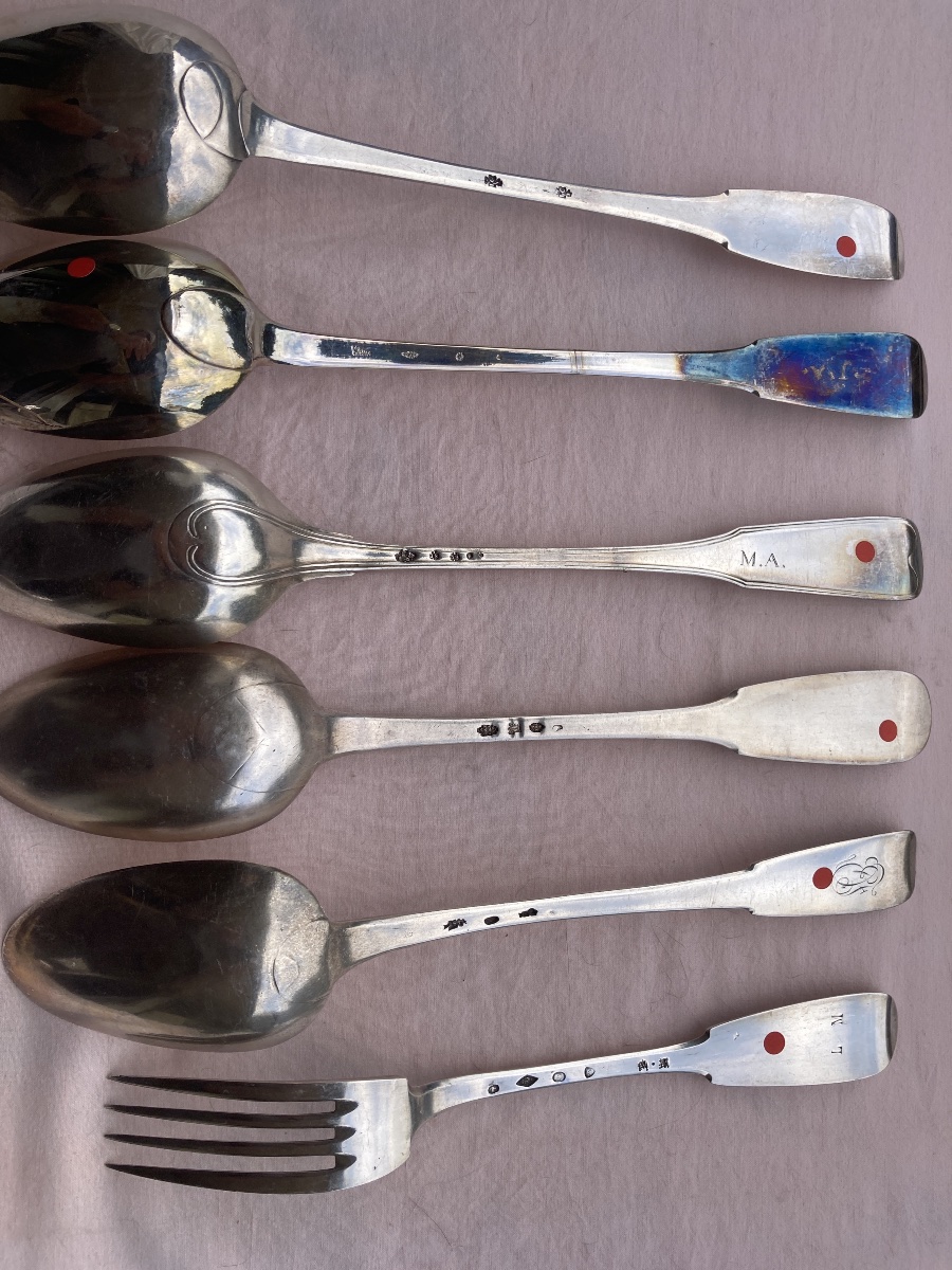 Lot à découvrir de pièces (cuillère à ragoût et fourchette)de service 18 e 
