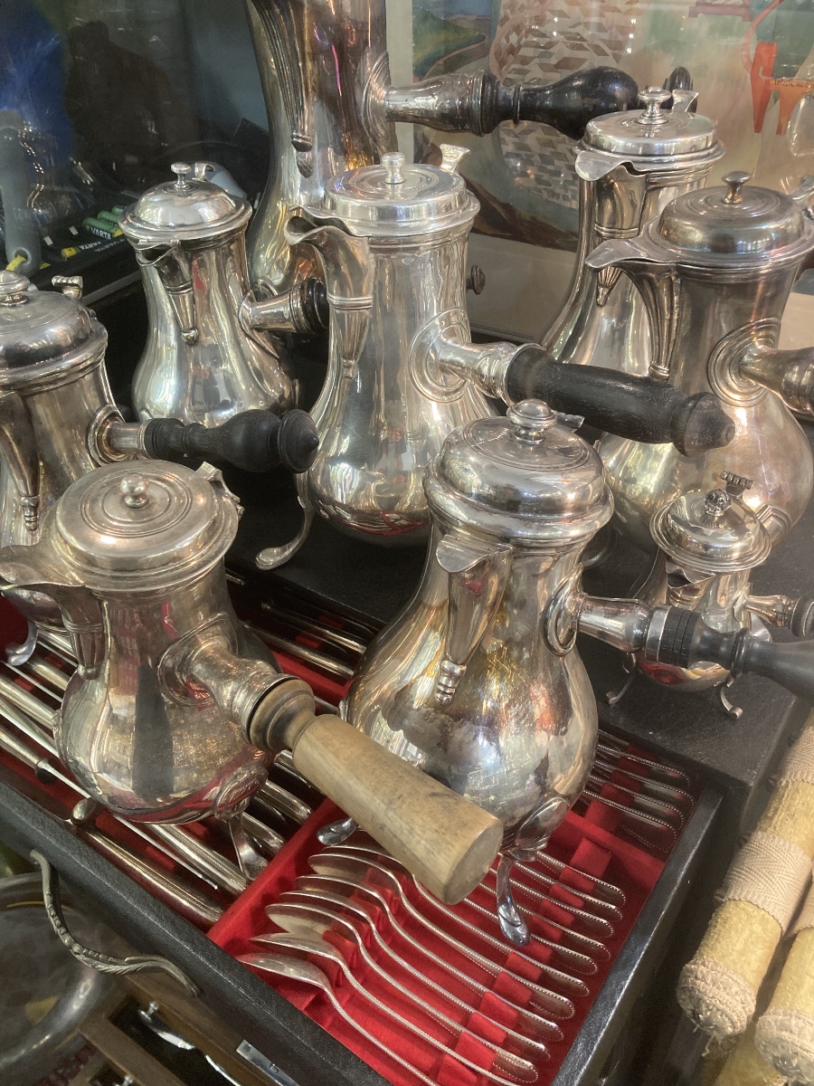 Set Of 18th- And 19th-century Tripod Coffee Pots-photo-2