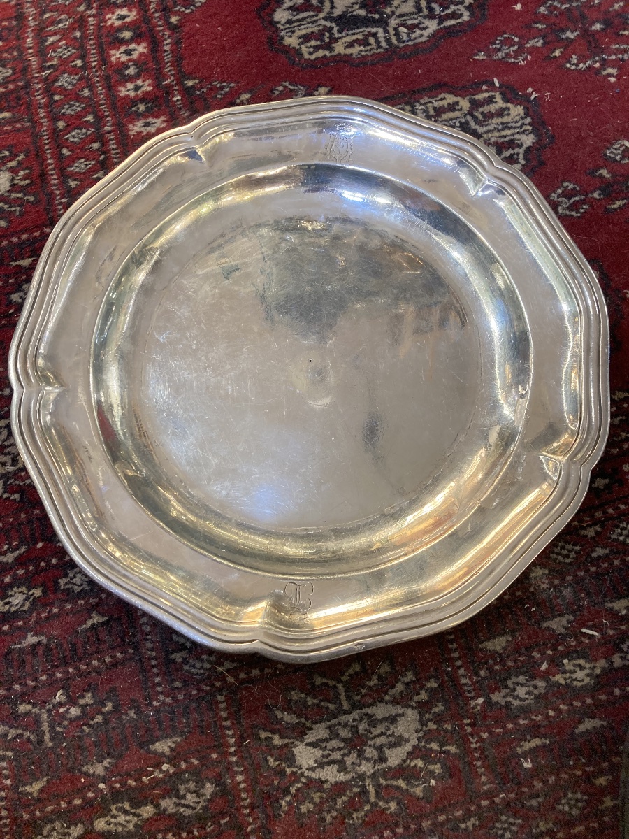 Plat filet fin 18 e fermiers généraux Paris en argent massif 