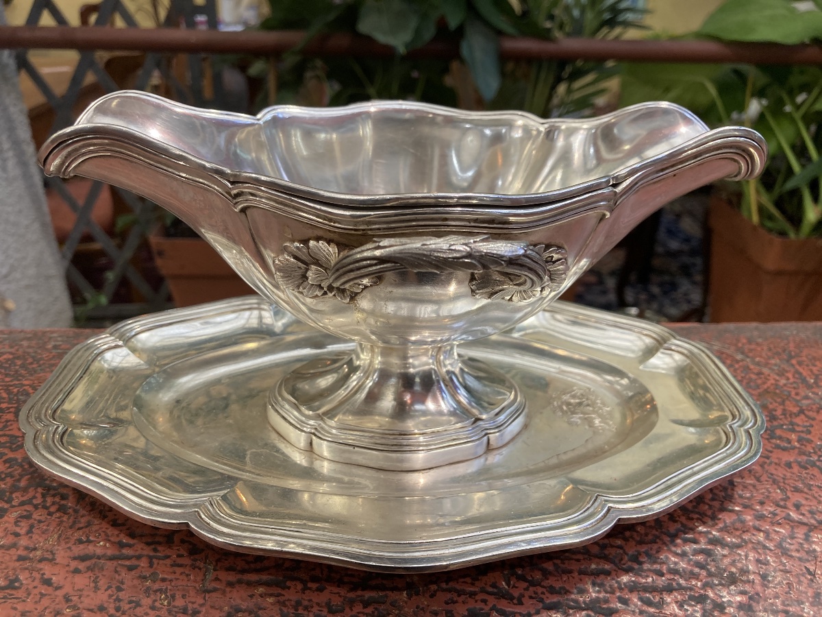 Solid Silver Gravy Boat With "dormant" Exterior And "minerve" Interior 
