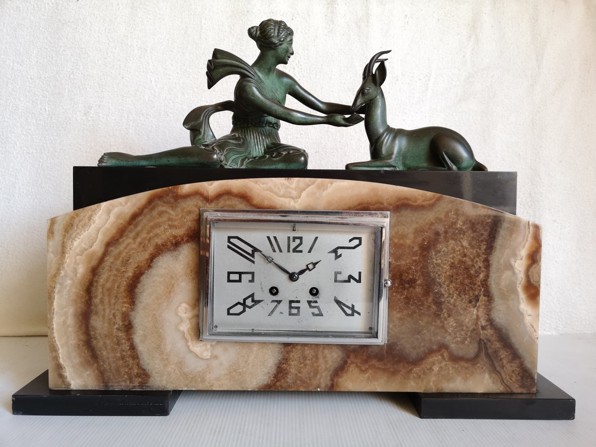 Lavroff G. Sculpteur Russe Art Deco Pendule Femme Et Gazelle 