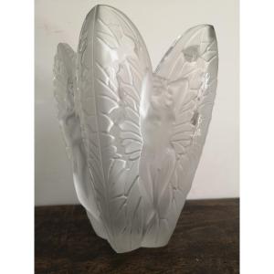 Lalique France - Vase En Cristal -signiee et Numerote au cul  hauteur 28cm  