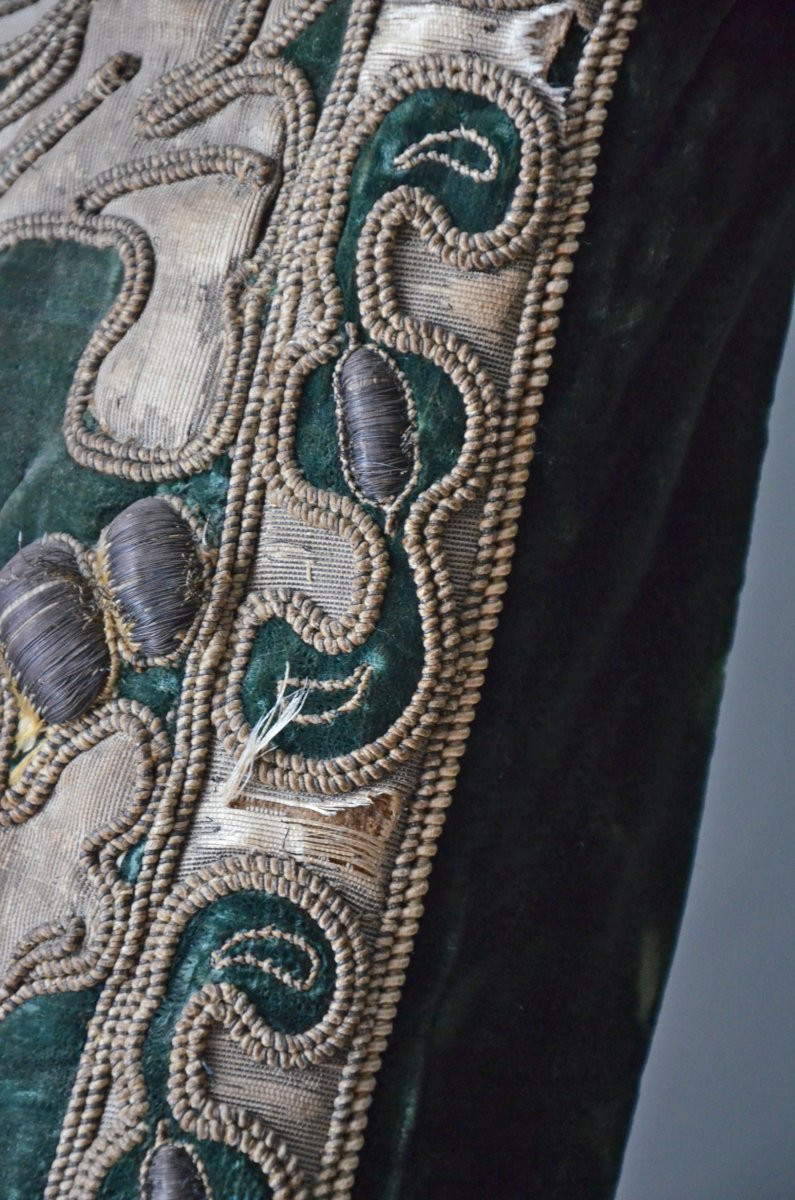 Pair Of 17th-century Embroidered Armchairs -photo-4