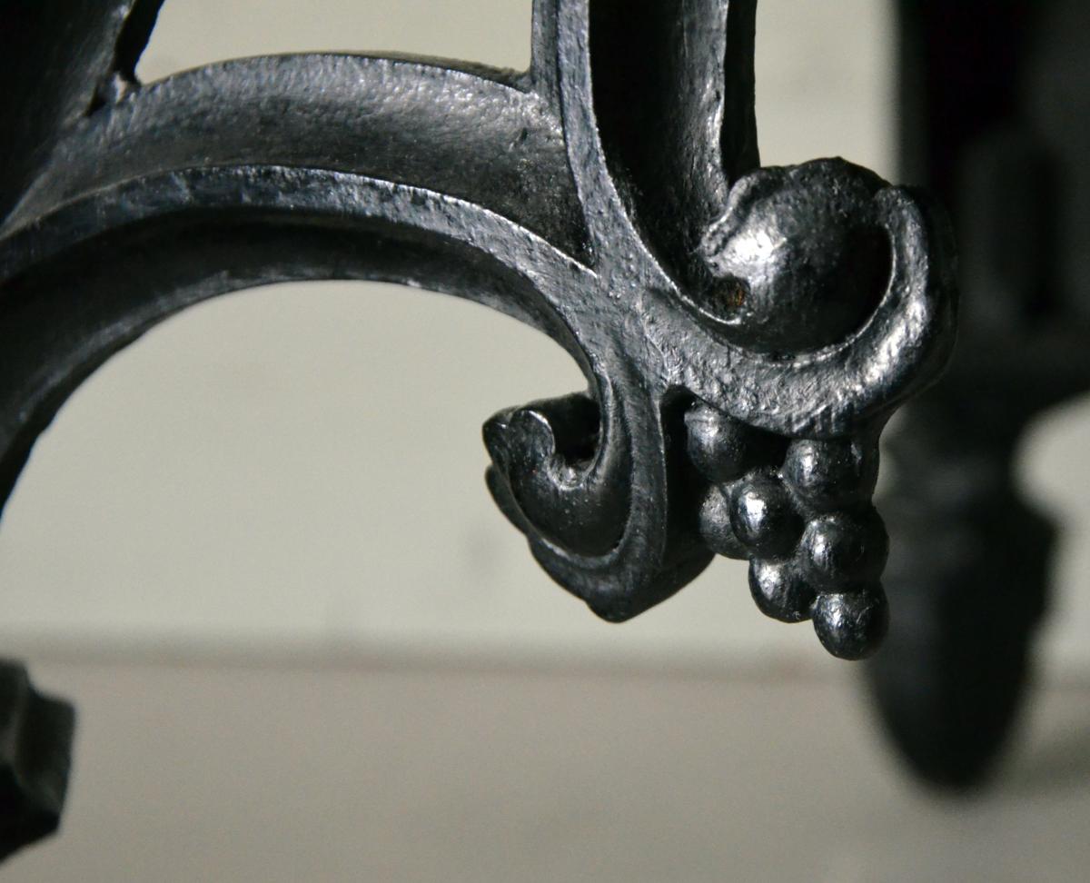 Neogothic Stool-photo-3