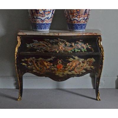 Chinese Lacquer Chest / Chinoiserie