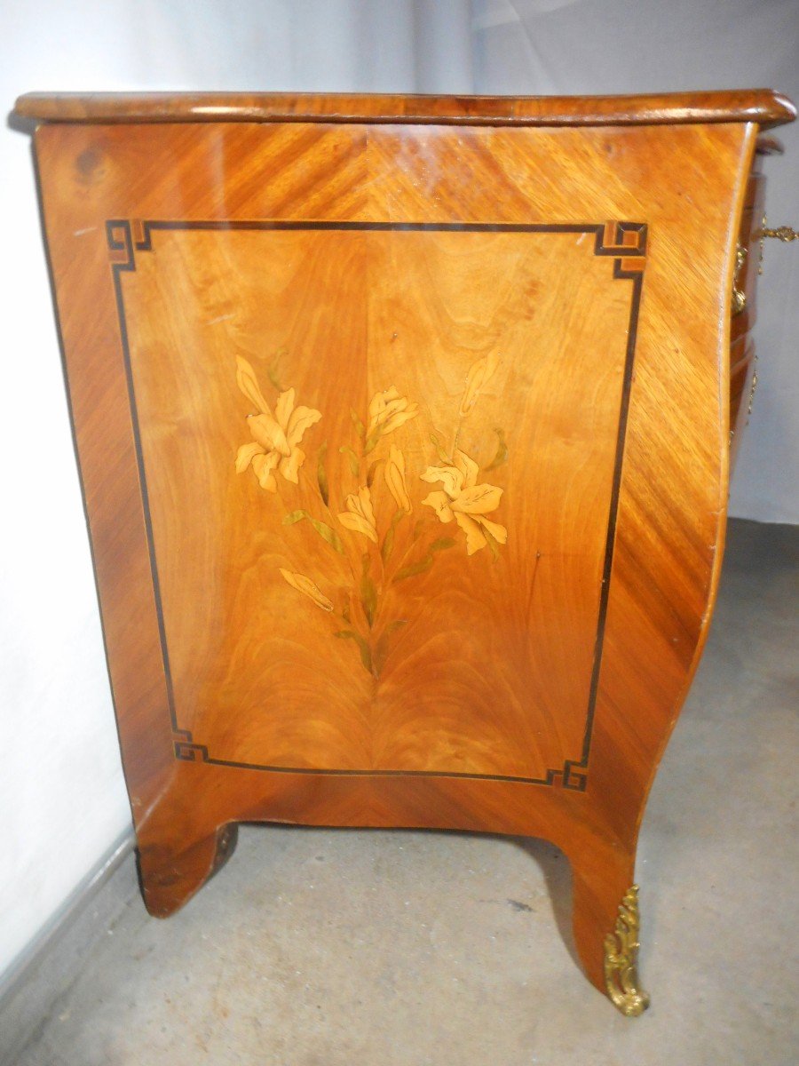 Commode galbée en Marqueterie Fleurie Et Bronze Doré époque XVIIIe-photo-3