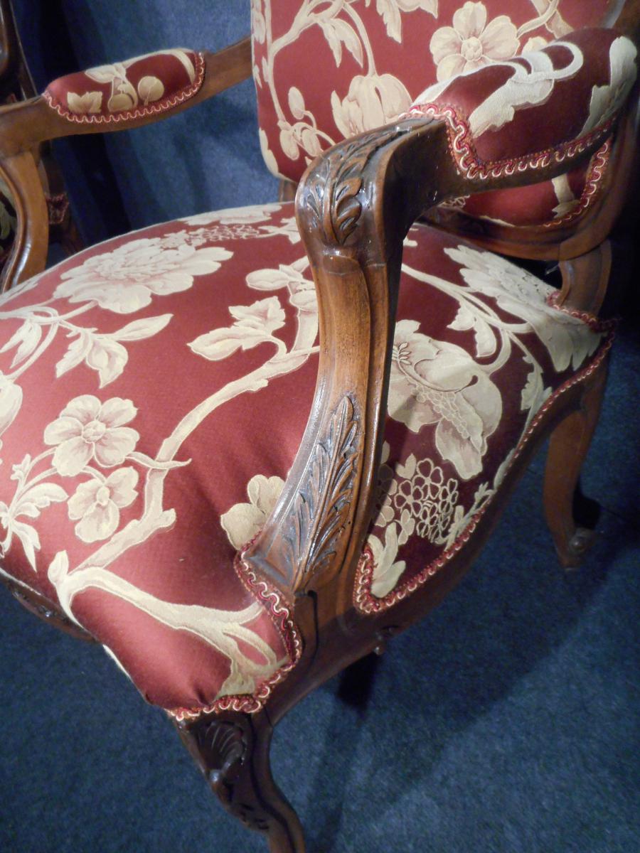 Série De 4 Fauteuils Louis XV En Noyer époque XIX Entièrement Retapissé à l'Ancienne-photo-4