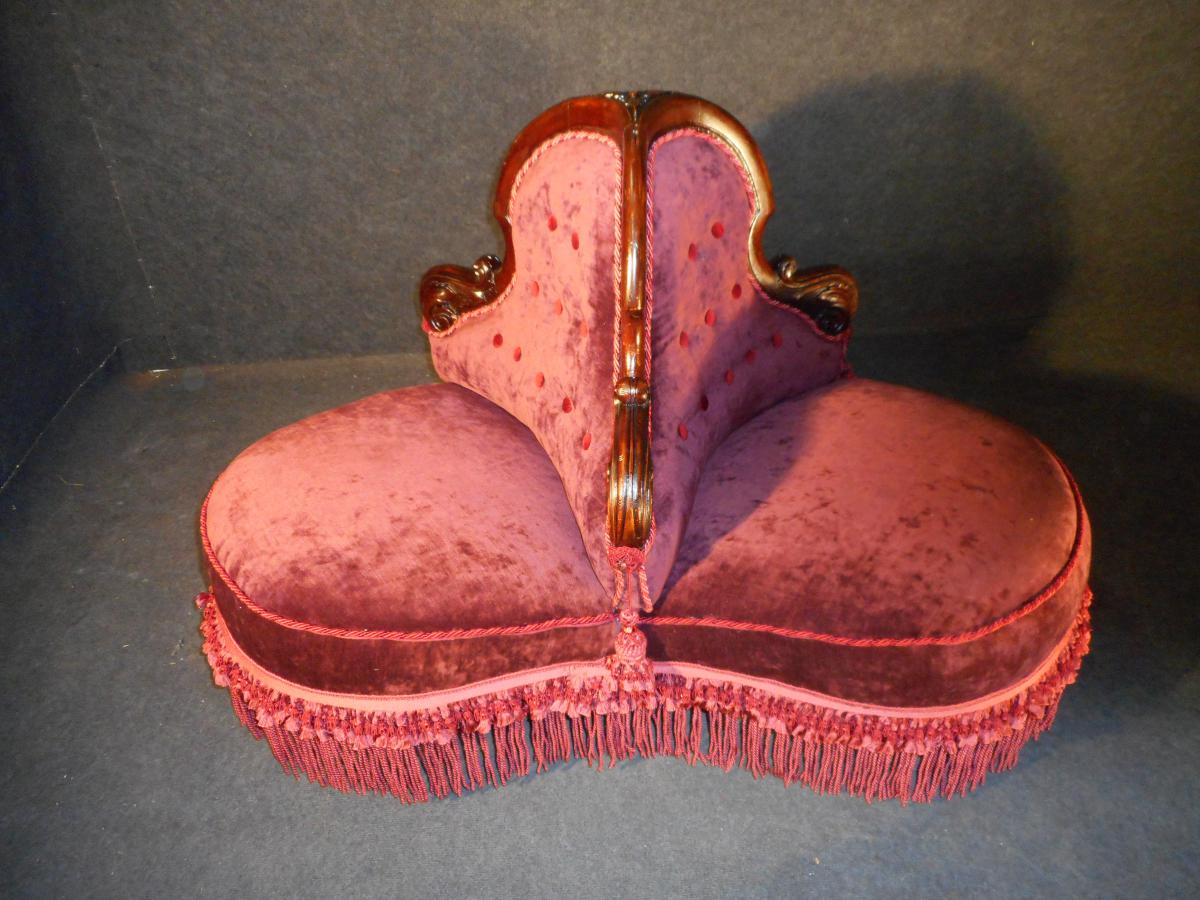 In Indiscreet Padded Velvet Napoleon III-photo-3