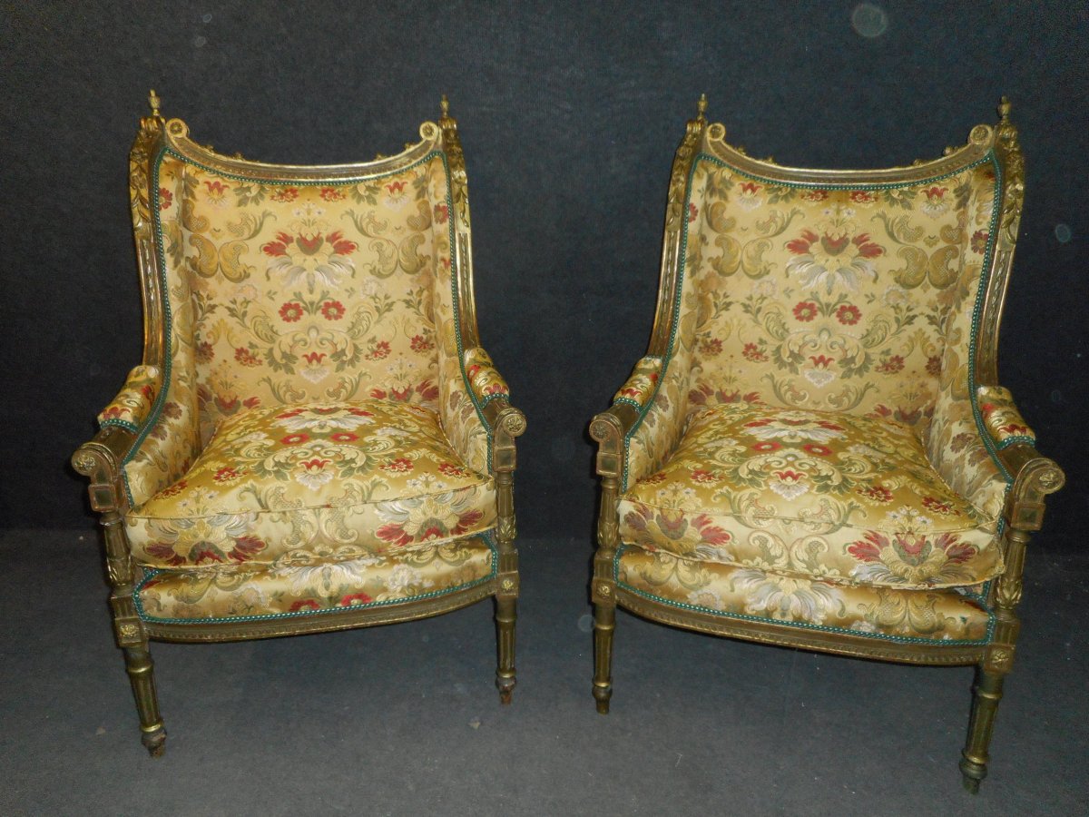 Large Pair Of Bergeres Nineteenth Time In Lacquered And Gilded Wood