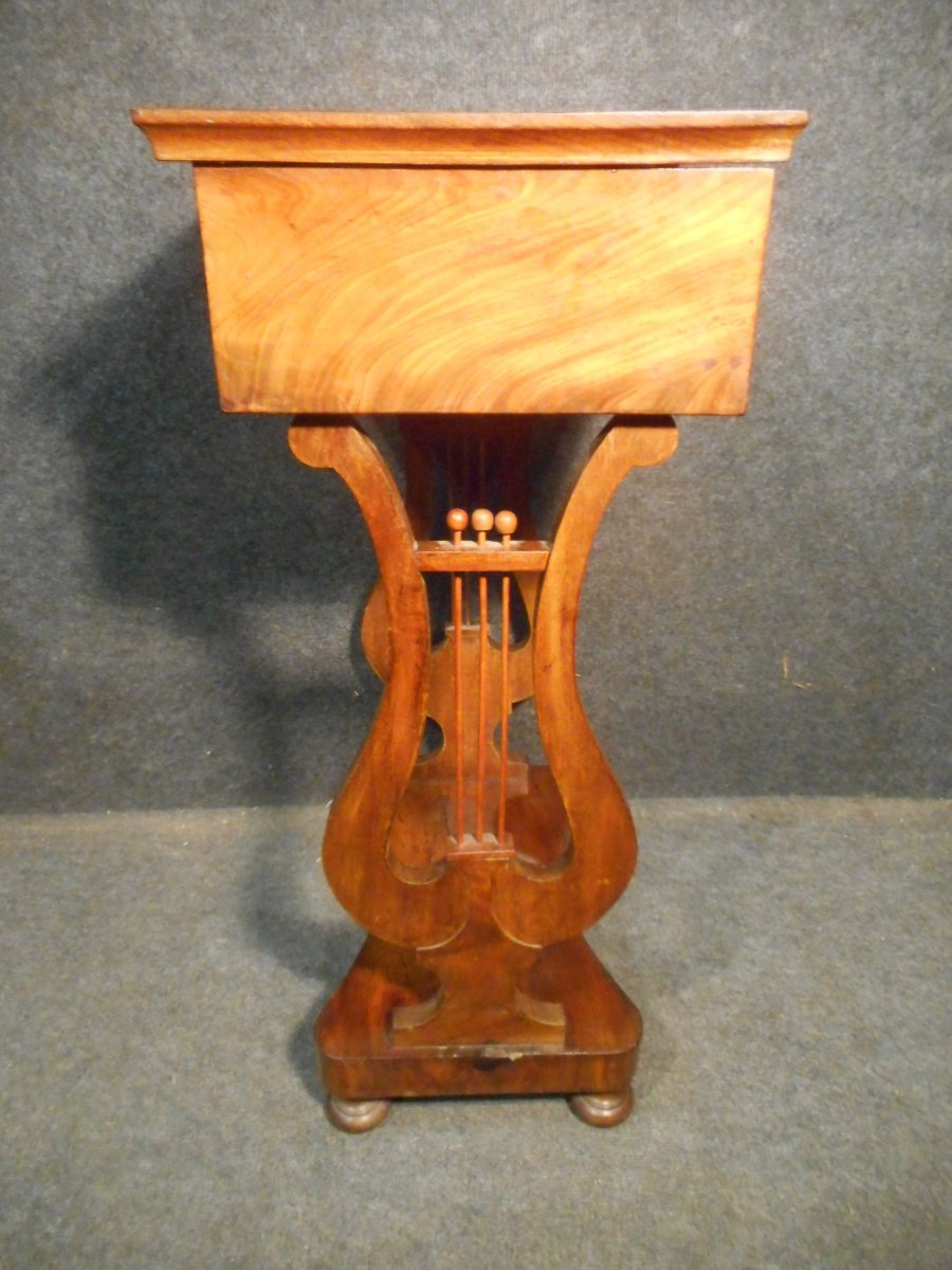 Mahogany Worker Empire Period With Lyres-photo-5