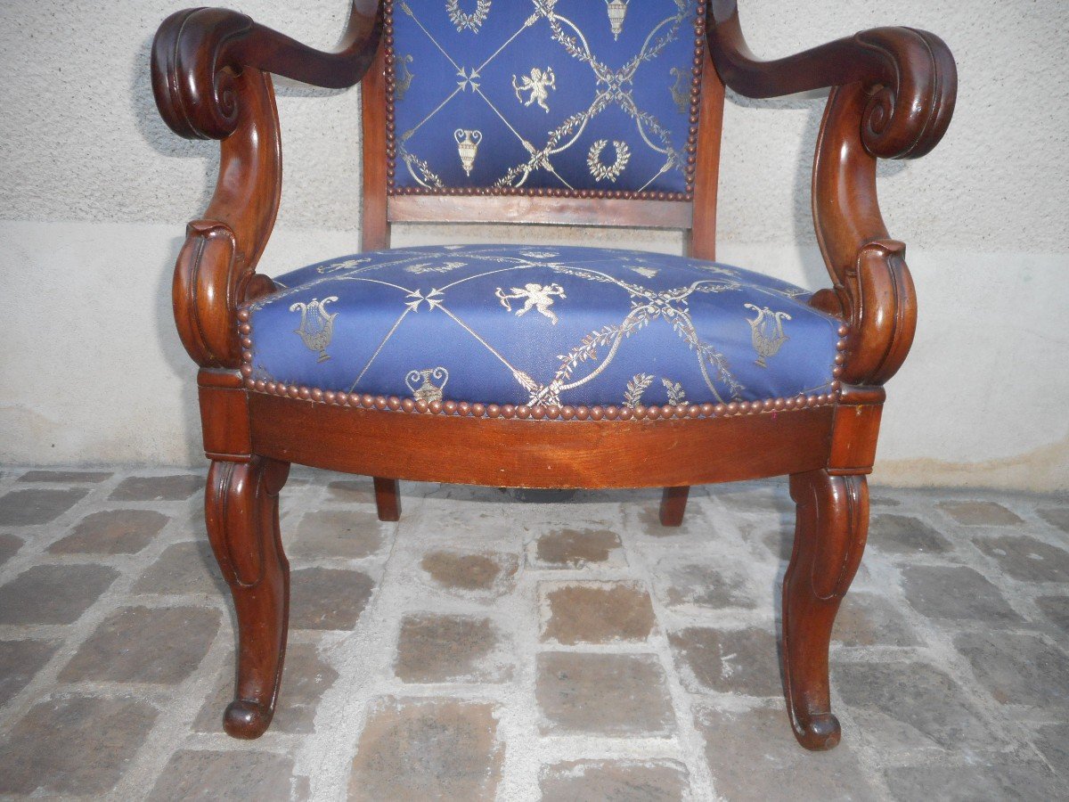 Series Of Four Restoration Period Armchairs In Cuban Mahogany-photo-2