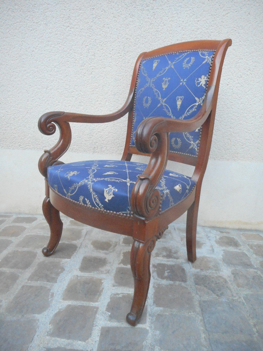 Series Of Four Restoration Period Armchairs In Cuban Mahogany-photo-4