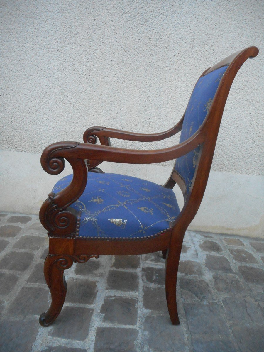 Series Of Four Restoration Period Armchairs In Cuban Mahogany-photo-5