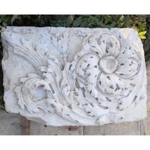 Fragment de frise avec rinceau de feuilles d’acanthes, XVIIe siècle ou antérieur