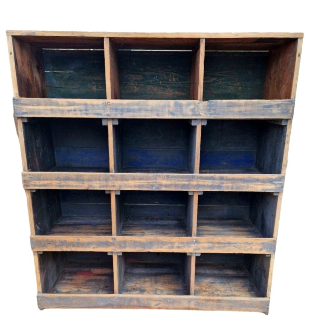 12-compartment Trade Cabinet