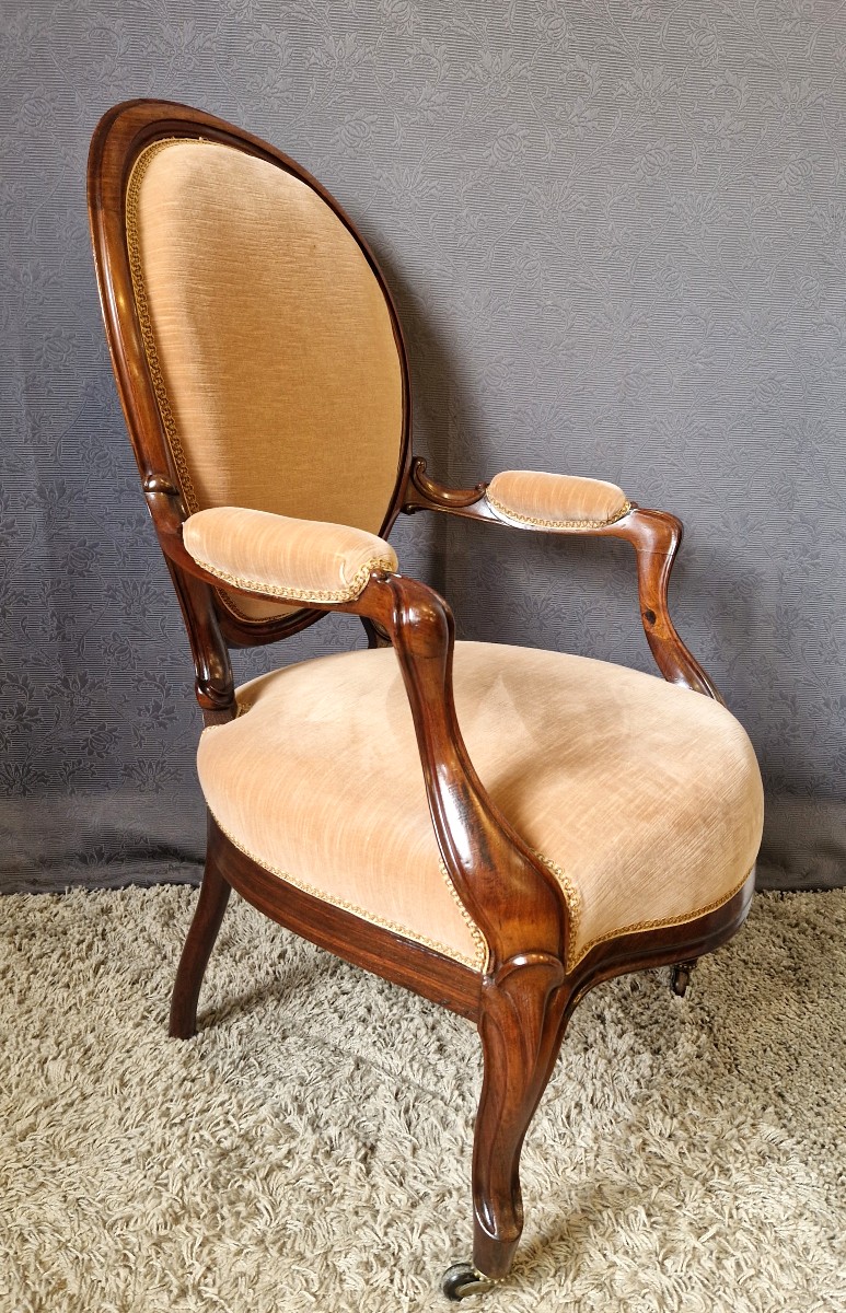 Rosewood Medallion Armchair-photo-2