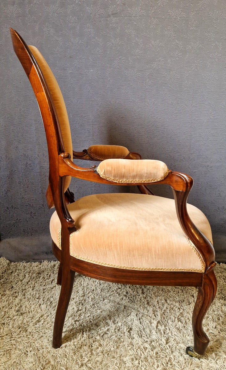 Rosewood Medallion Armchair-photo-1