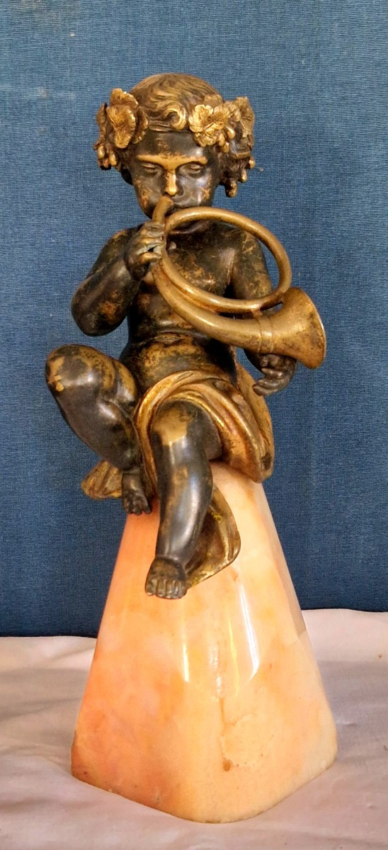 Putti musicien en bronze