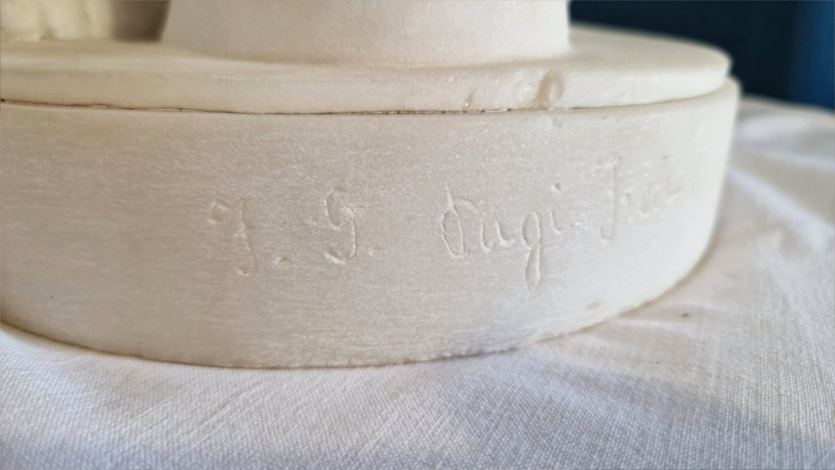 statue en marbre et albatre représentant Vénus signé F. G . Pugi Florence-photo-6