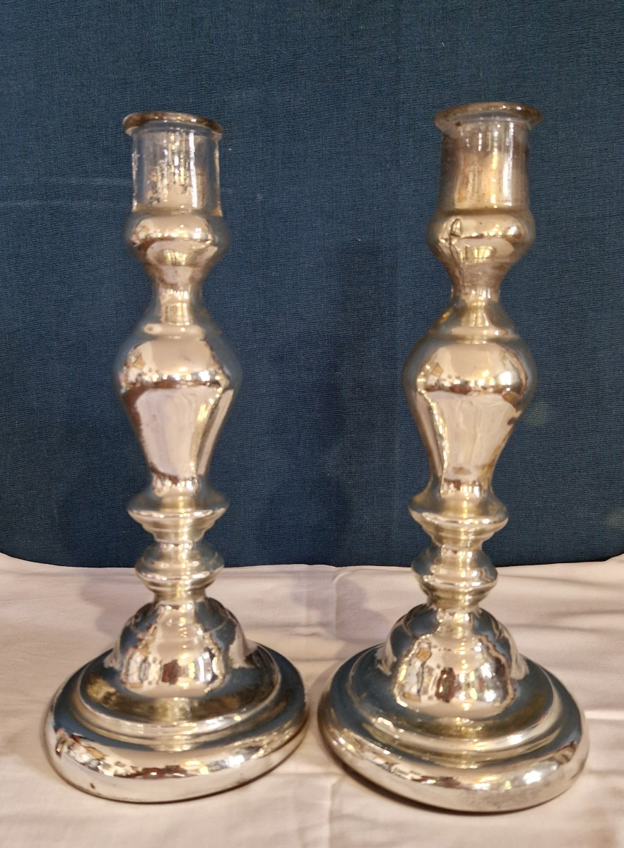 Paire de bougeoirs  en verre églomisé/mercurisé