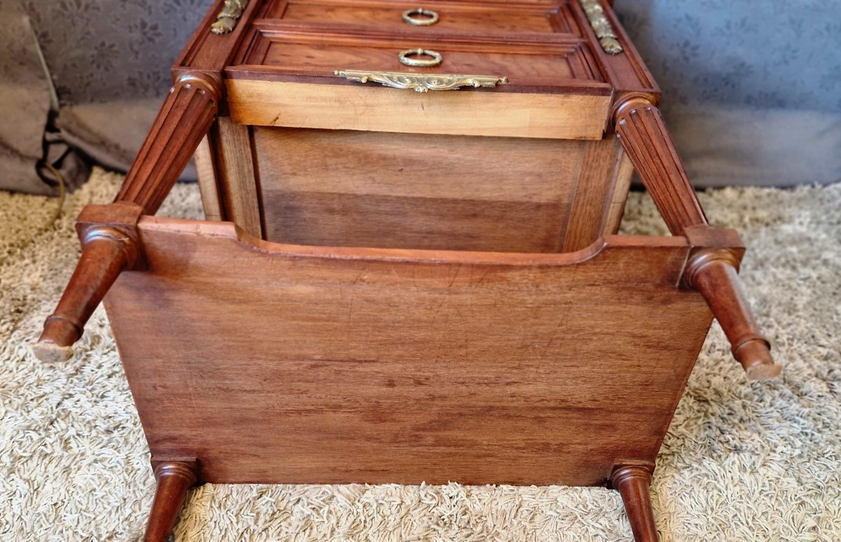 Walnut Chest Of Drawers -photo-7
