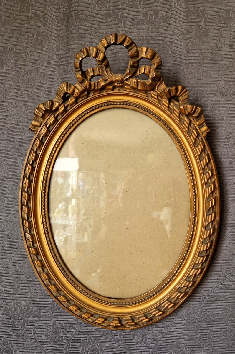 Cadre Ovale De Style Louis XVI