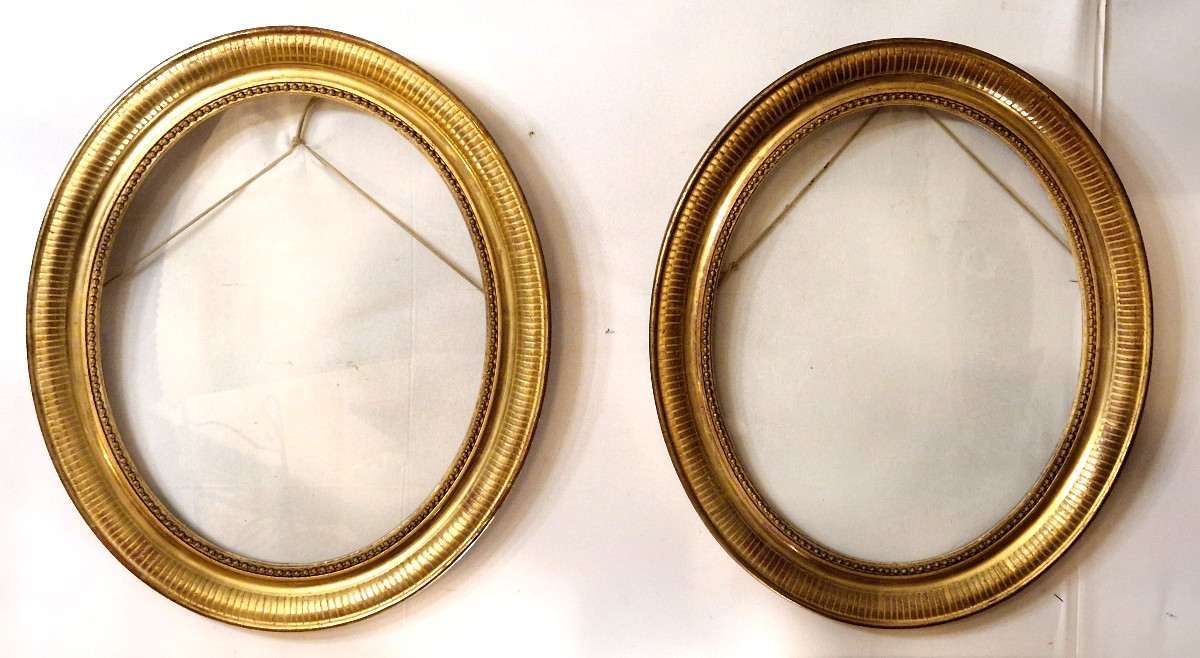 Pair Of Oval Frames Gilded With Gold Leaf, 19th Century