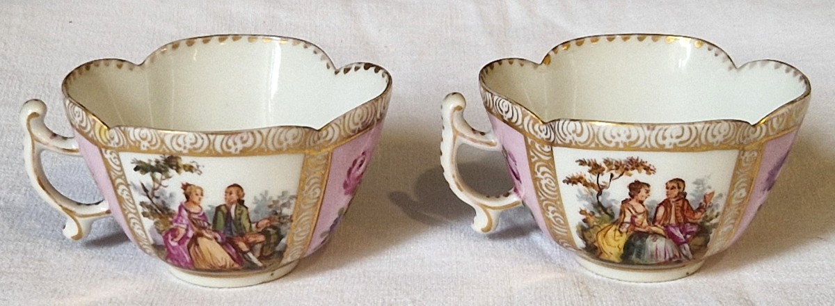 Pair Of Dresden Saxon Porcelain Cups And Saucers-photo-3