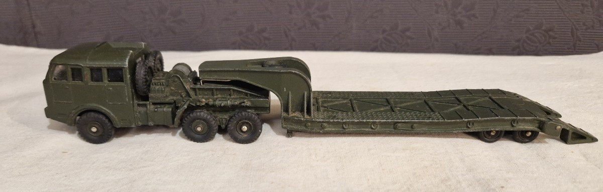 DINKY TOYS SUPERTOY 1/43 Tous Terrains Berliet N° 890 Porte Char EUR 40,00 - FR