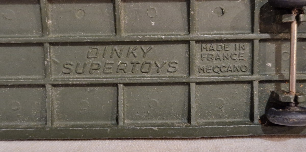 Dinky Toys Tracteur Berliet Et Semi-Remorque Porte-Char 890, In