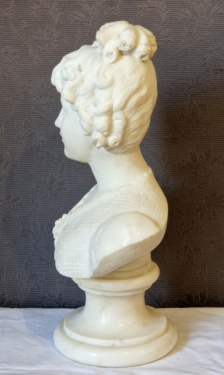 Bust Of A Woman In Alabaster And Marble-photo-3
