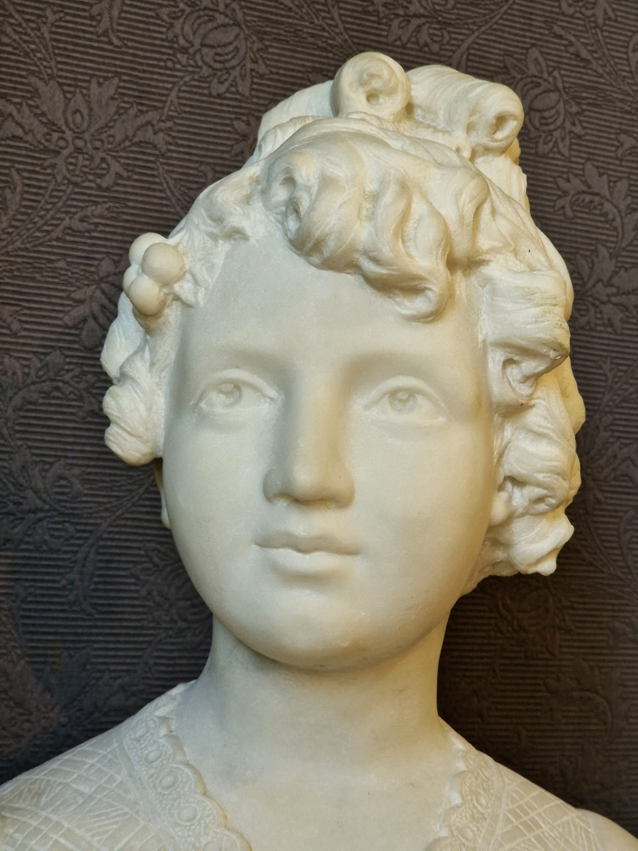Bust Of A Woman In Alabaster And Marble-photo-1