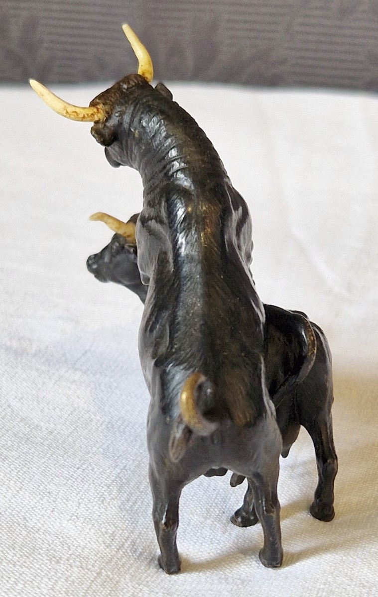 Bulls - The Rut - Vienna Bronze-photo-3