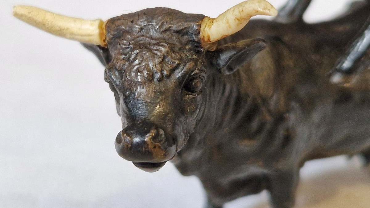 Bulls - The Rut - Vienna Bronze-photo-1
