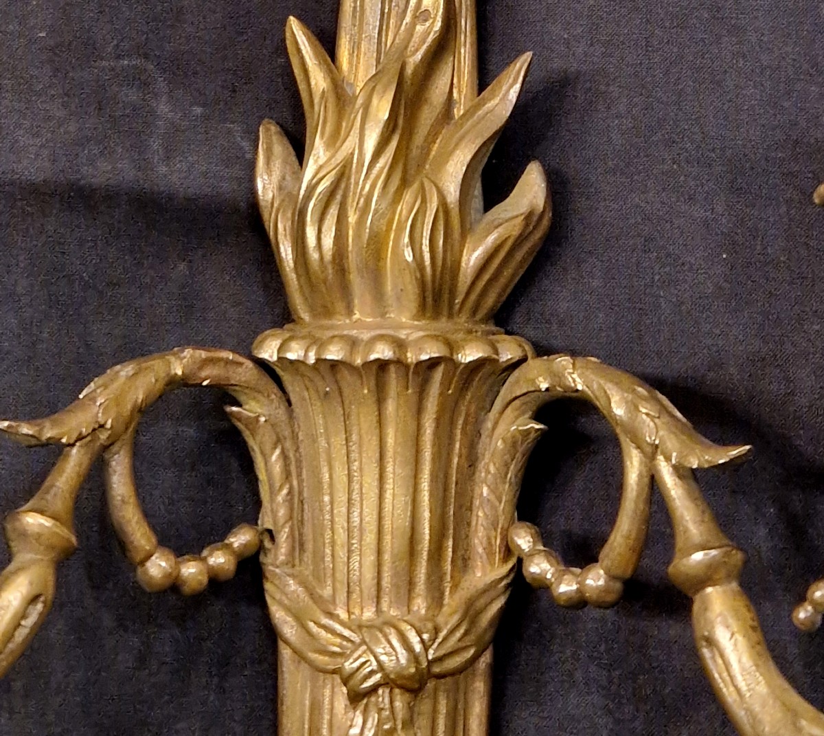 Applique en bronze doré de style Louis XVI.-photo-7