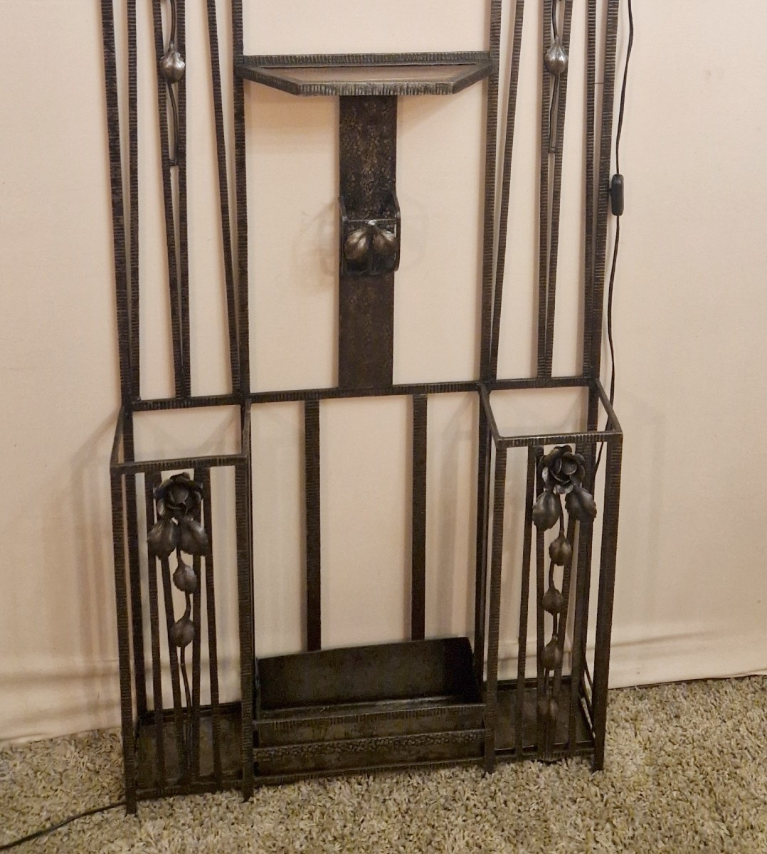 Hammered Wrought Iron Locker - Art Deco - Schneider Glassworks-photo-4