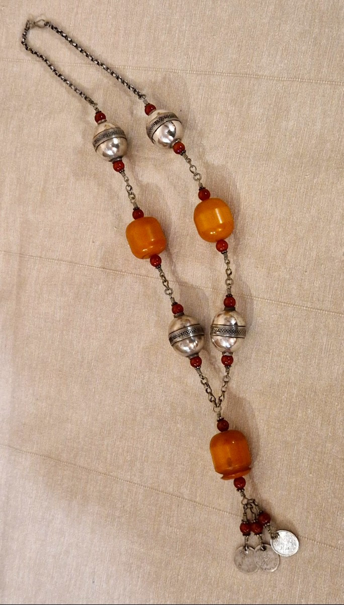 Moroccan Amber Necklace, 19th Century