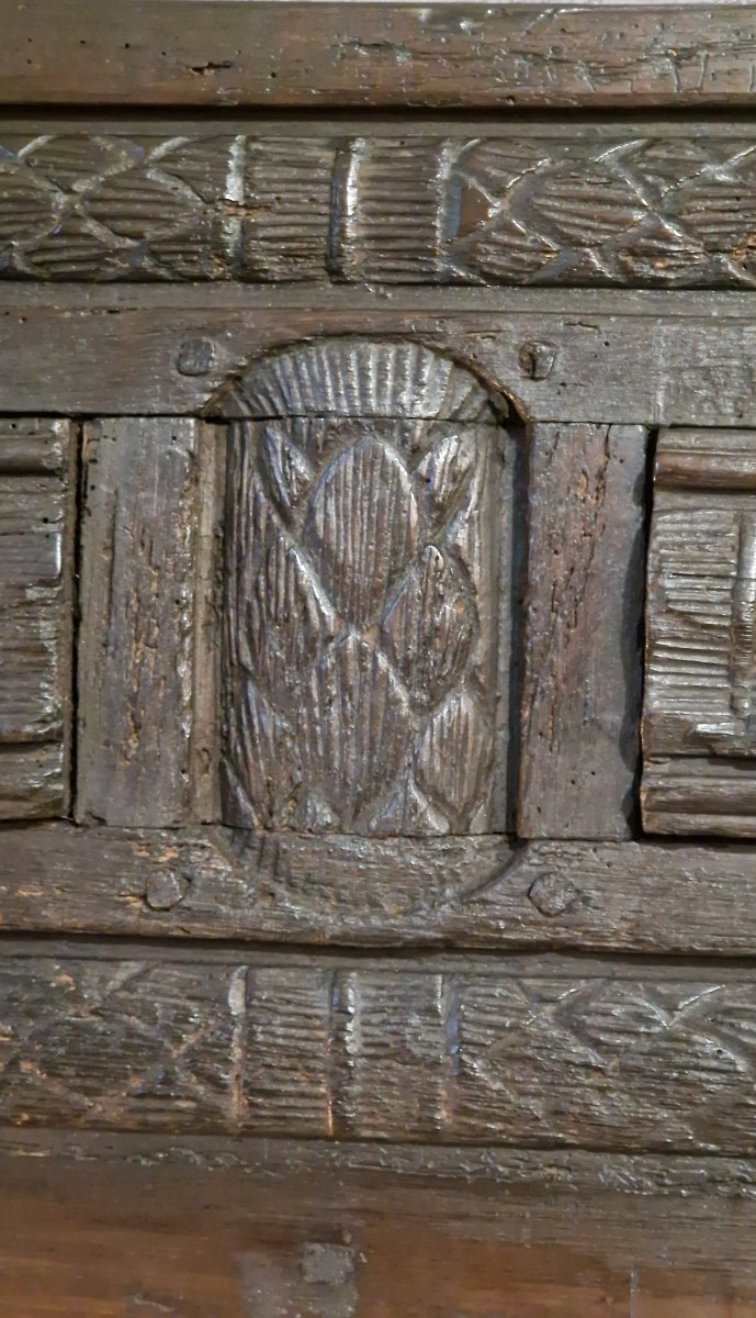 18th-century Woodwork - Pediment - Interior Ornamentation-photo-1