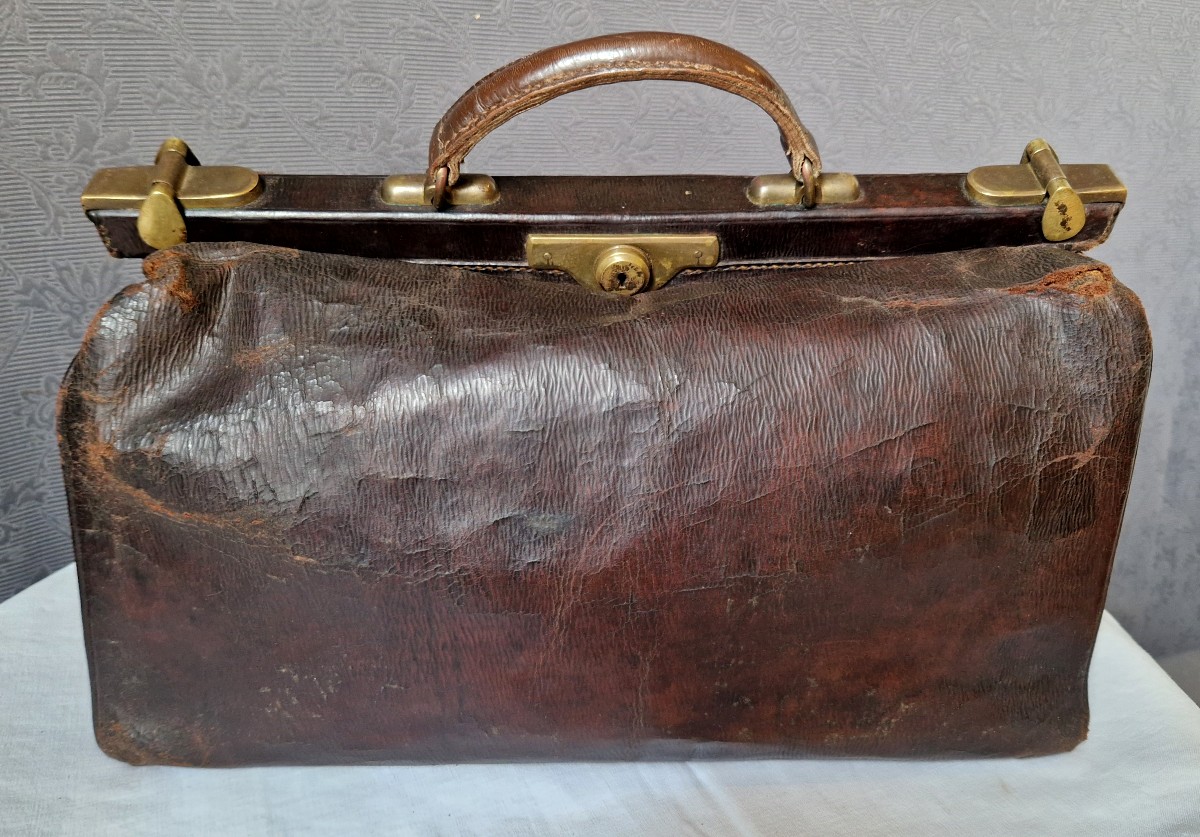 Sac de médecin en cuir