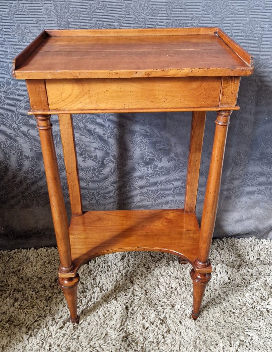 Table d'appoint en merisier XXe