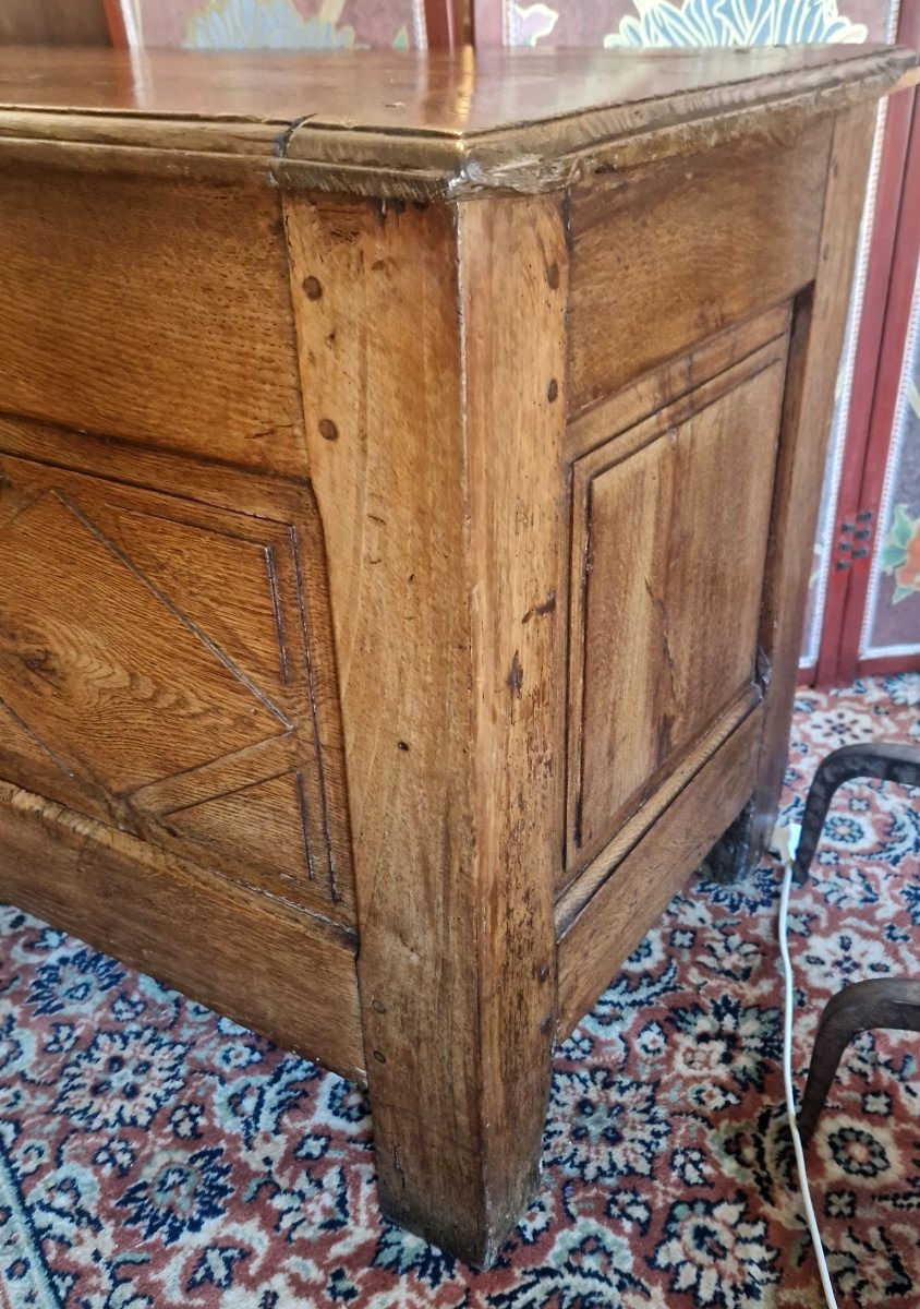19th Century Oak Chest-photo-1