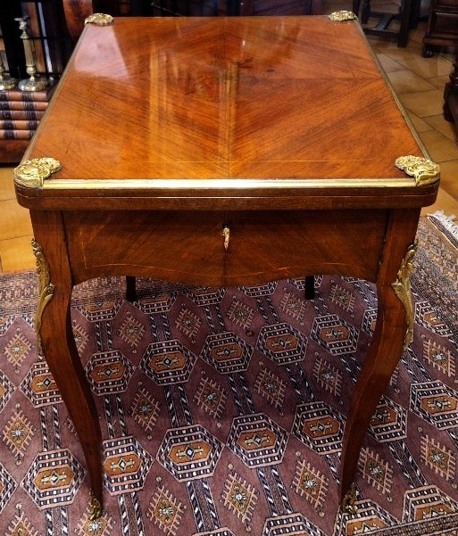 Table à jeux en  marqueterie de style Louis XV-photo-3