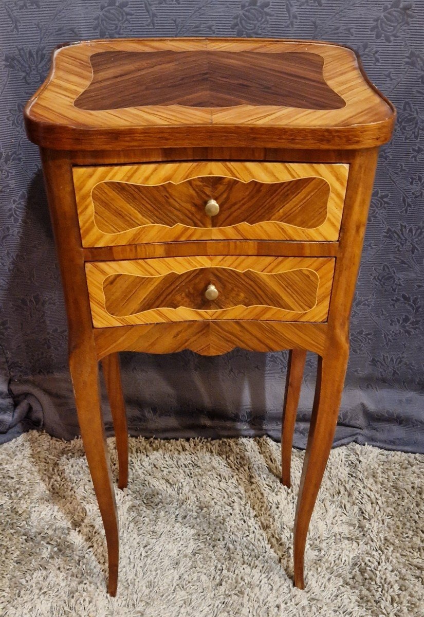 Table d'appoint de style Louis XV